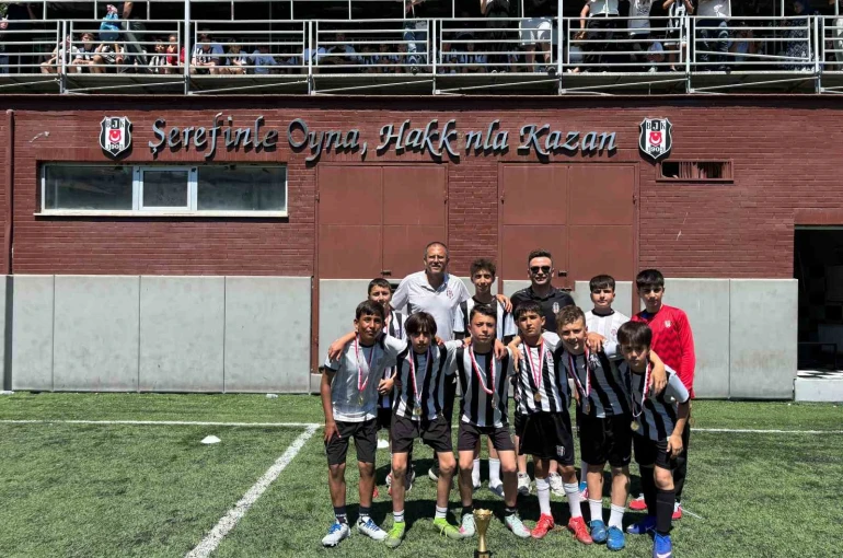 Tatvan Beşiktaş Futbol Okulu Türkiye ikincisi oldu