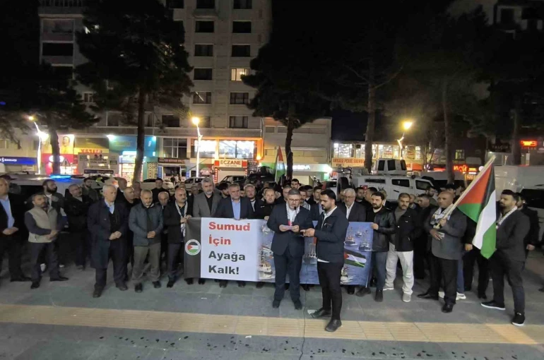 Tatvan’da Sumud Filosu’na destek eylemi