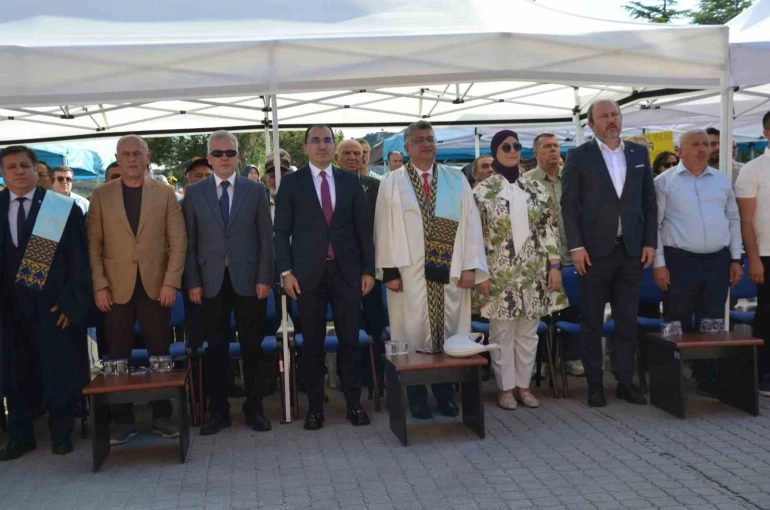 Tavşanlı Meslek Yüksek Okulu’nda mezuniyet töreni