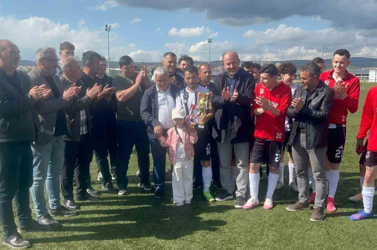 Tavşanlı’da ligin bitimine 2 hafta kala şampiyon Göbelspor oldu