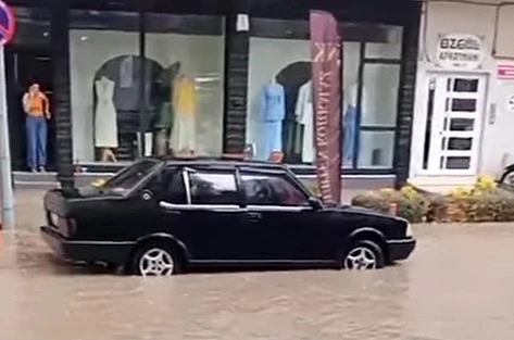 Tavşanlı’da sağanak hayatı olumsuz etkiledi