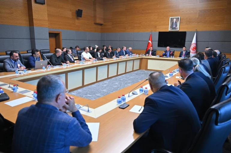 TBMM Milli Savunma Komisyonu Başkanı Akar: "Şehit aileleri ve gazilere yönelik kanun teklifi kısa sürede TBMM’ye sunulacak"