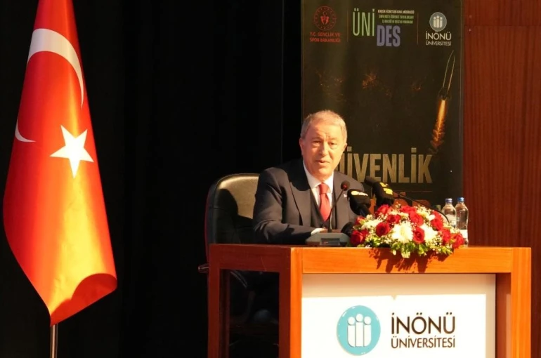 TBMM Milli Savunma Komisyonu Başkanı Hulusi Akar, Malatya’da öğrencilerle buluştu