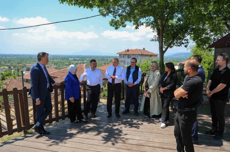 TBMM Yapay Zeka Araştırma Komisyonu Başkanı Dönmez ve Sarıeroğlu, Konuralp Antik Kenti’ni gezdi 