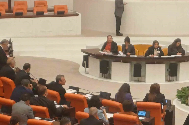 TBMM’de oturma düzeni değişti