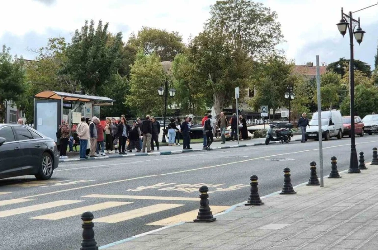 Tekirdağ’da deprem vatandaşlarda paniğe neden oldu