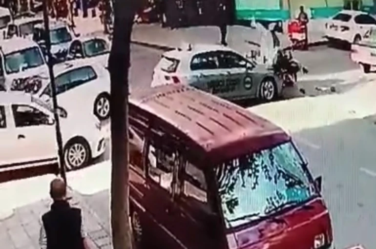 Tekirdağ’da iki kişinin yaralandığı kaza kamerada