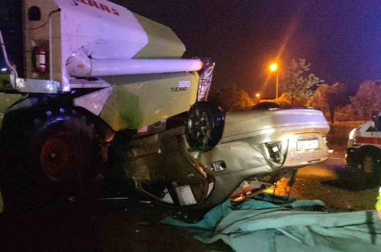 Tekirdağ’da taklalar atan otomobilin fuar alanına uçtuğu kaza kamerada