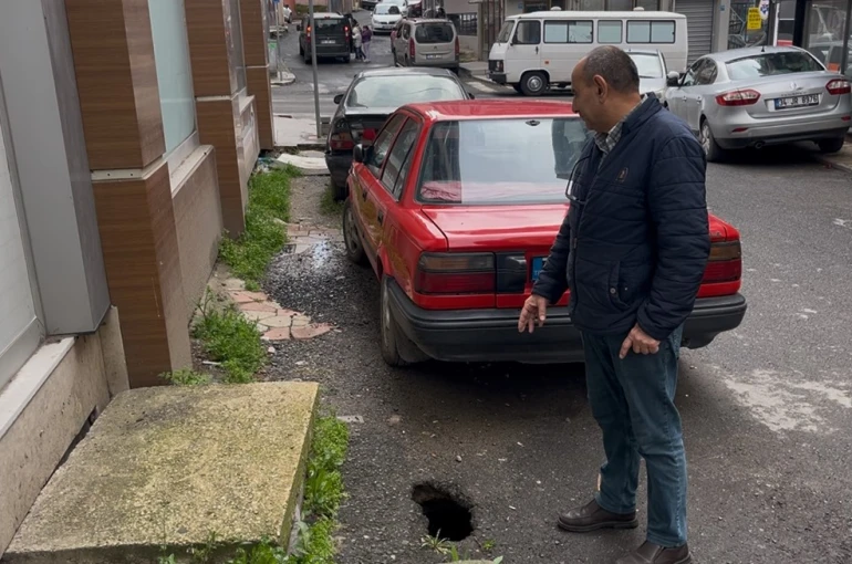 Tekirdağ’ın Çorlu ilçesinde sokakta fareler cirit atıyor