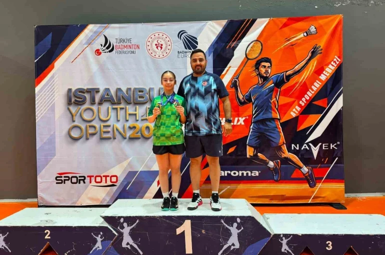Tekirdağlı milli badmintoncudan altın ve bronz madalya