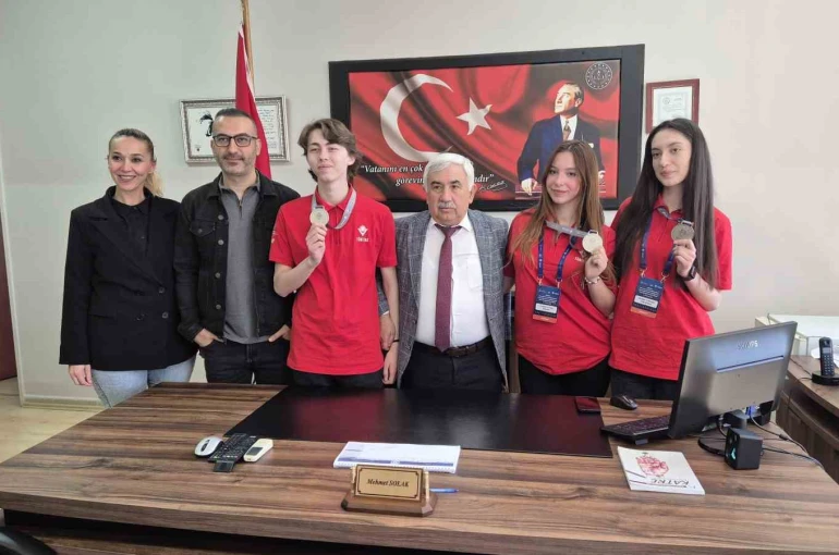 Tekirdağlı öğrencilerden büyük başarı: Türkiye ikincisi oldular