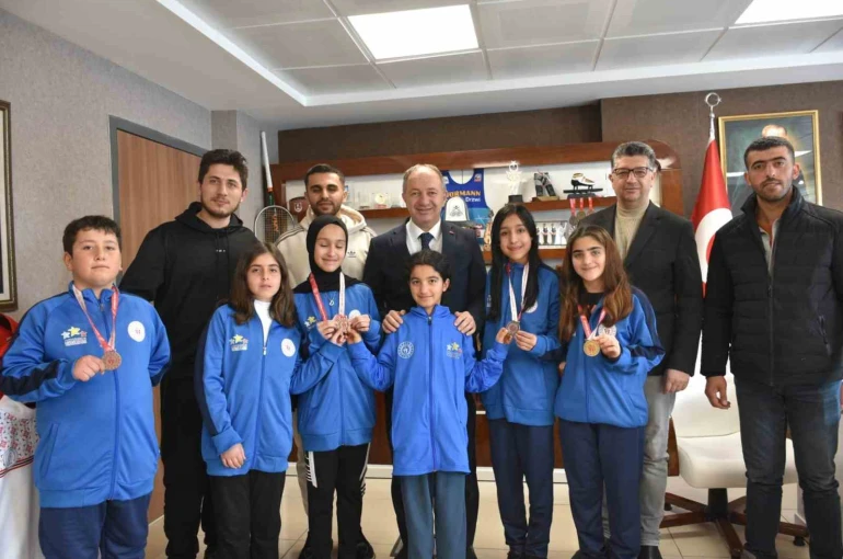 Tekmanlı minik eskrimcilerden başarılı sonuçlar