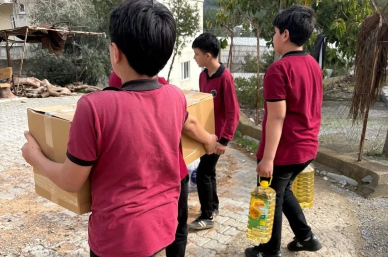Tekmen Ortaokulu’nda Yardımlaşma Seferberliği
