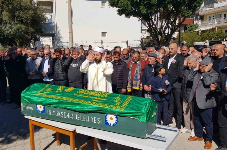 Teknik direktör Engin Fırat son yolculuğuna uğurlandı 