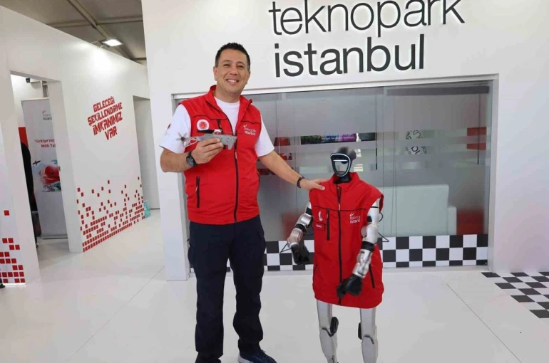 TEKNOFEST’te robot köpek ve insansı robotlar ilgi odağı oldu
