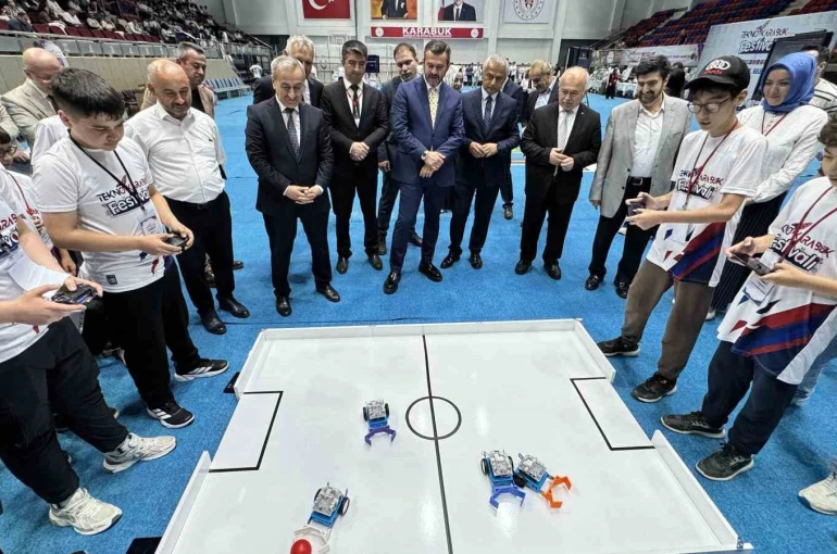 TeknoKarabük’te geleceğin kaşifleri sahne aldı