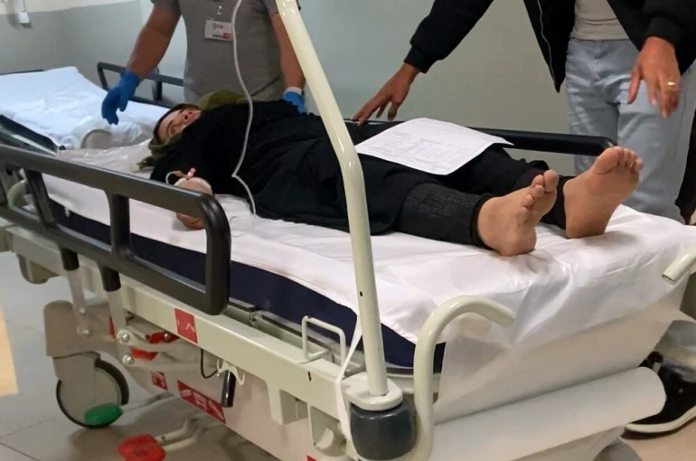 Telefonunu şarj takarken, akıma kapıldı