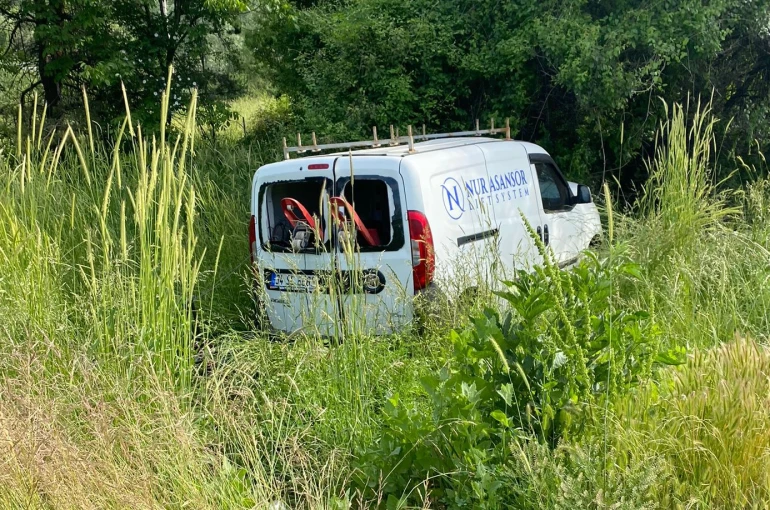TEM’in Bolu geçişinde minibüsle hafif ticari çarpıştı: 5 yaralı