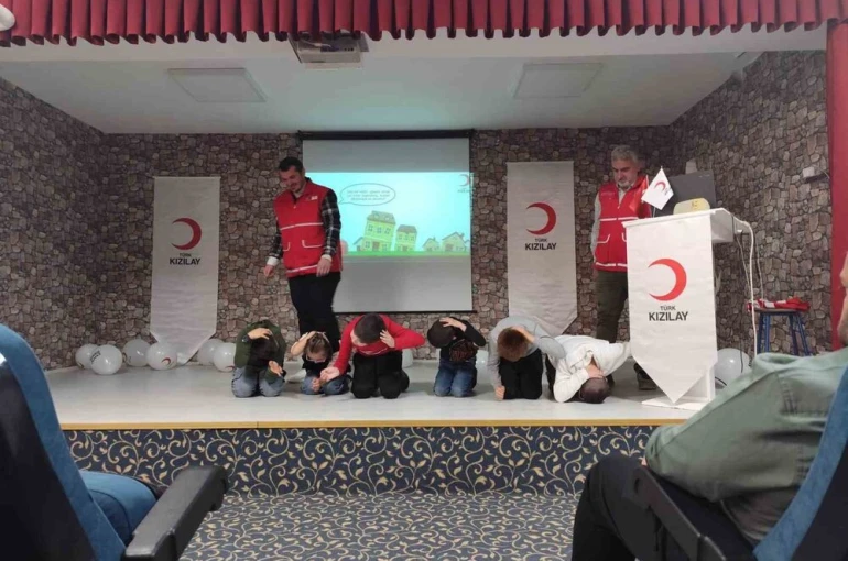 Tepebaşı Kızılay’dan engelli öğrencilere yönelik afet farkındalık seminerleri