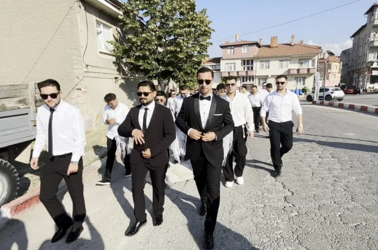 Tepecik beldesinde asırlık neşeli düğün gelenekleri