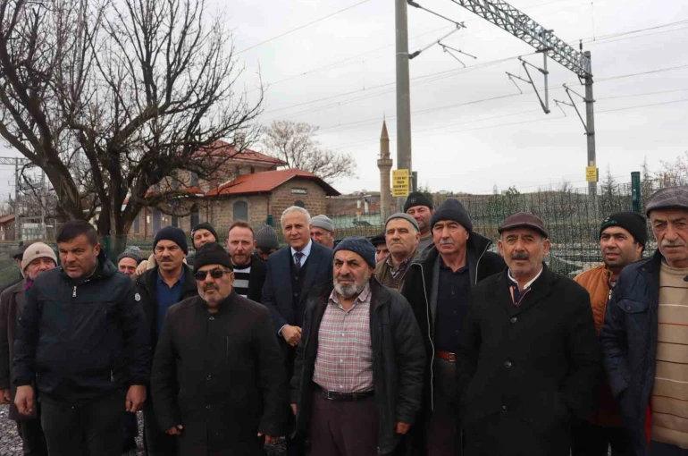 Teravih namazı için 5 kilometre yürümek istemiyorlar