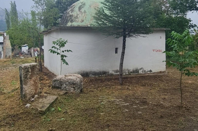 Teslim Abdal Sultan Türbesi tepkilerin ardından temizlendi