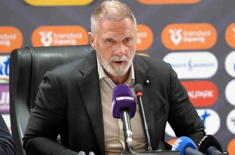 Thorsten Fink: "Ligdeki ilk 5 hedefi gerçekçi değil"