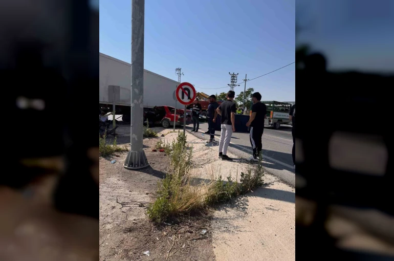Tır ile otomobil çarpıştı: 2 ölü, 2 yaralı