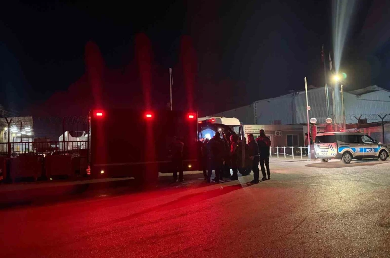 Tırdan sızan kimyasal maddeden etkilenen 5 kişi hastanelik oldu
