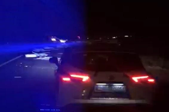 Tırdan yola saçılan yükler trafiği aksattı