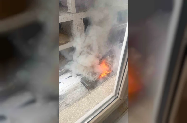 Tofaş araç alevlere teslim oldu