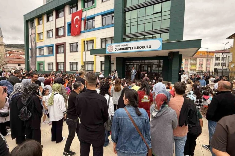 Tokat’ta 93 bin 985 öğrenci öğrenci ders başı yaptı
