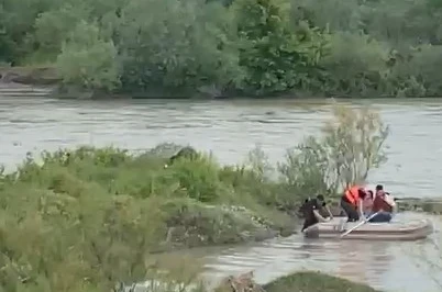Tokat’ta elektrikli bisikletle Kelkit Çayına düşen 4 gençten 2’si kayıp