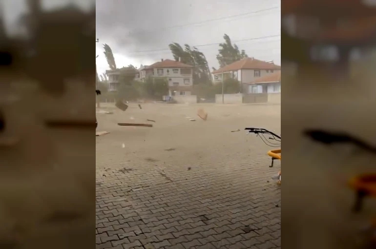 Tokat’ta fırtına ve sağanak hayatı olumsuz etkiledi