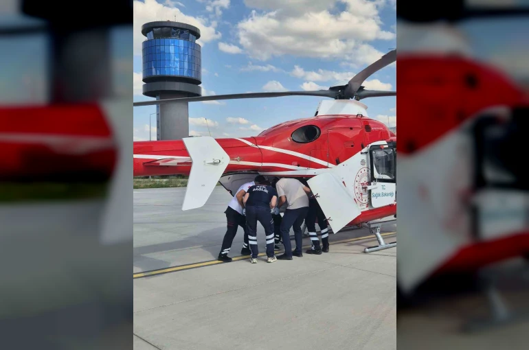Tokat’ta tedavi gören yaşlı kadın helikopter ambulansla Konya’ya sevk edildi
