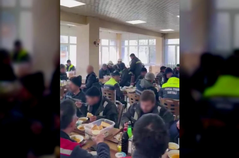 Torku iştirakinde kriz sürüyor, işçiler bu kez kaşıklı eylem yaptı