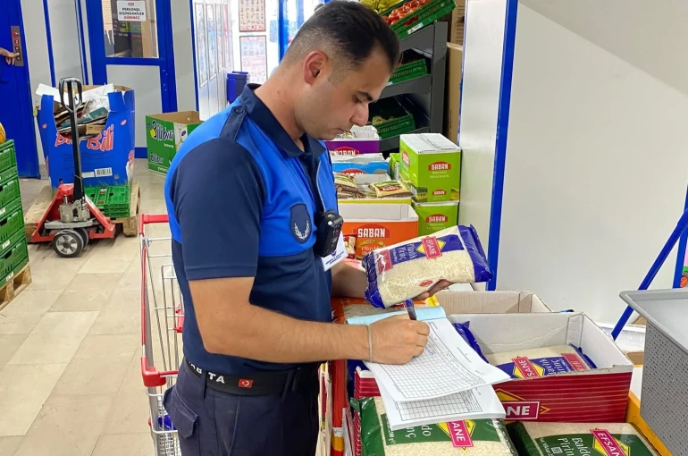 Tosya’da marketler denetlendi