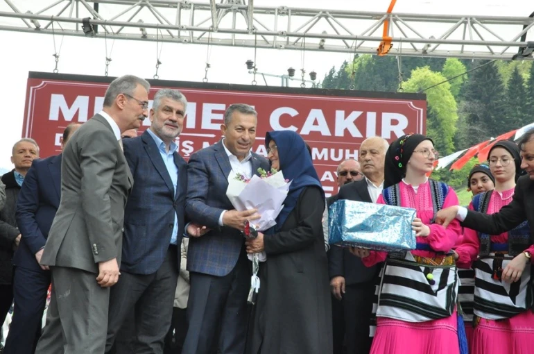 Trabzon’da bahar coşkusu: 31’inci Acısu Hıdrellez Kültür ve Bahar Bayramı Şenliği renkli görüntülere sahne oldu