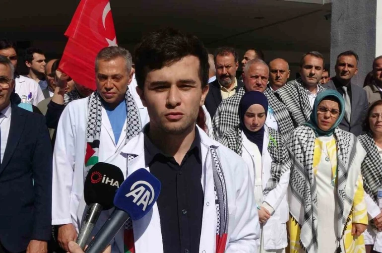Trabzon’da doktor adaylarından "Hayat Kurtaran Eller Gazze’deki Katliama Susamaz" protestosu