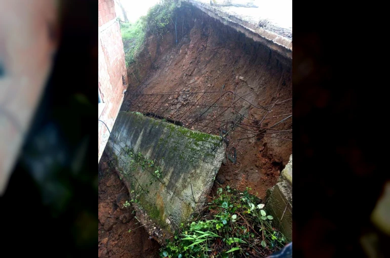 Trabzon’da şiddetli yağış heyelanlara neden oldu