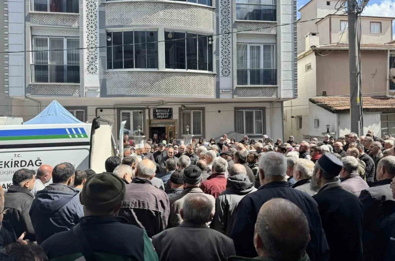 Trafik kazasında hayatını kaybeden kadın toprağa verildi