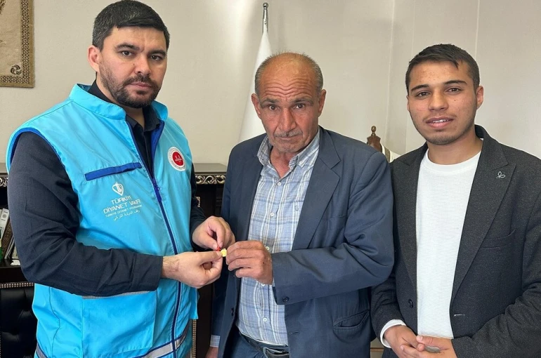 Trafik kazasında ölen kızının kazandığı altın ödülünü Filistin’e bağışlandı