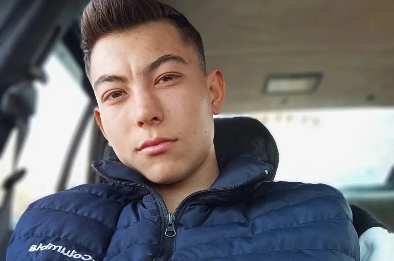 Traktörü durdurmak isterken hayatından oldu