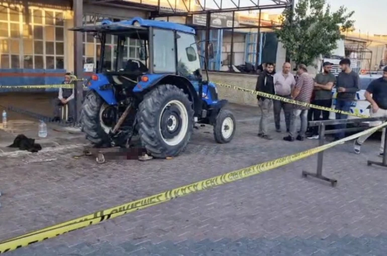 Traktörü tamir ederken sıkışan genç ağır yaralandı