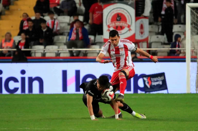Trendyol Süper Lig: Antalyaspor: 0 - Corendon Alanyaspor: 0 (Maç sonucu)