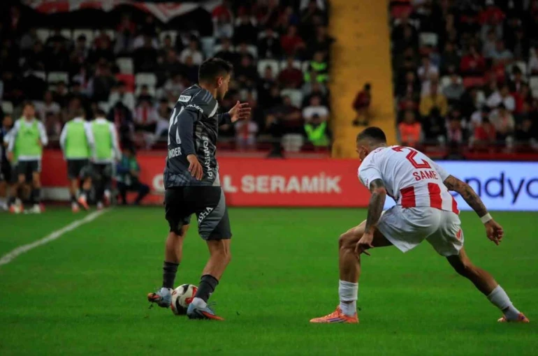 Trendyol Süper Lig: Antalyaspor: 1 - Beşiktaş: 3 (Maç sonucu)
