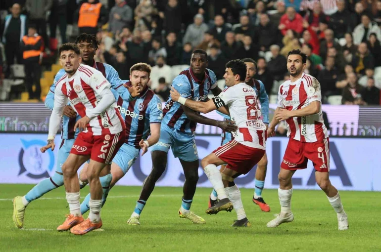 Trendyol Süper Lig: Antalyaspor: 1 - Trabzonspor: 1 (Maç sonucu)