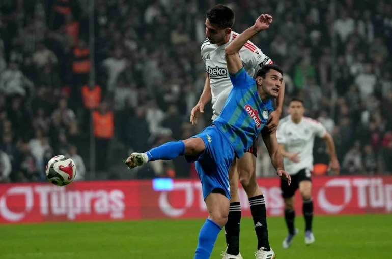 Trendyol Süper Lig: Beşiktaş: 0 - Çaykur Rizespor: 0 (İlk yarı) 