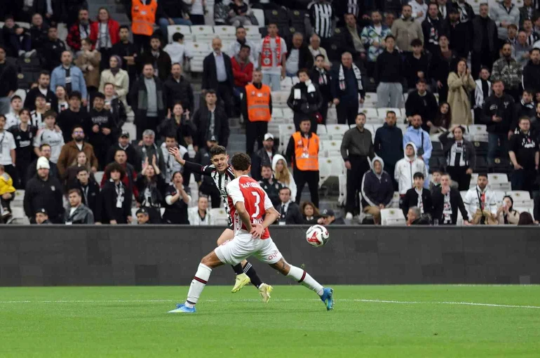 Trendyol Süper Lig: Beşiktaş: 0 - Fatih Karagümrük: 0 (Maç devam ediyor)