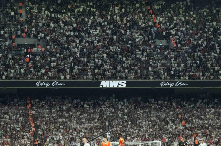 Trendyol Süper Lig: Beşiktaş: 0 - Rams Başakşehir: 0 (İlk yarı)